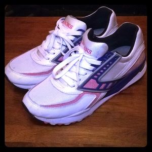 Unisex Brooks running shoe